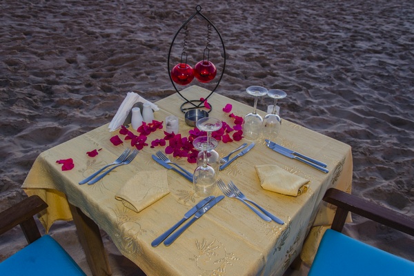 Romantic Dinner at Edde Sands